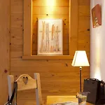 فندق Logis La Croix-saint-maurice رون - ألب