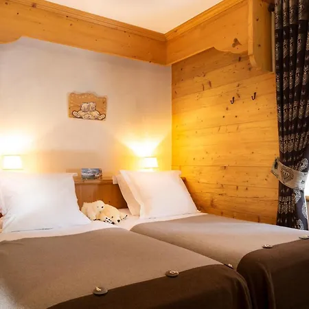 Logis La Croix-saint-maurice Hotel