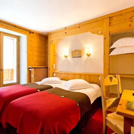 Logis La Croix-saint-maurice Hotel Le Grand-Bornand
