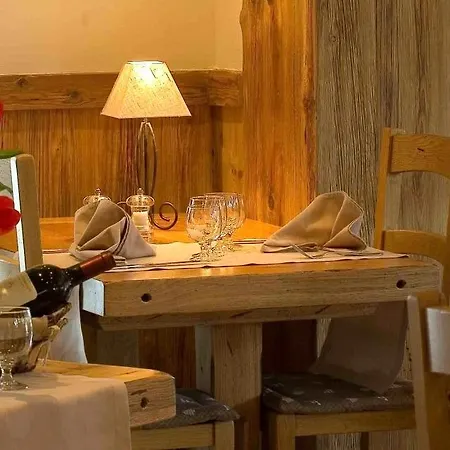 Hotel Logis La Croix-saint-maurice