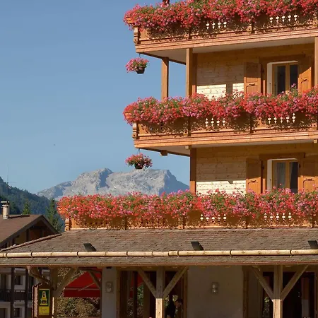 Отель Logis La Croix-saint-maurice
