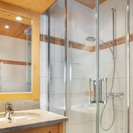 Hotel Logis La Croix-saint-maurice Le Grand-Bornand