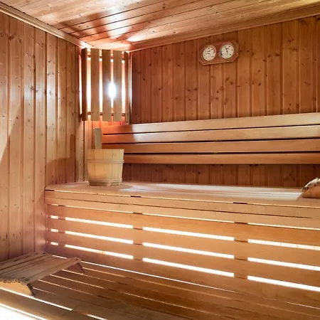 Logis La Croix-saint-maurice Отель