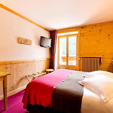 Logis La Croix-saint-maurice מלון 3*