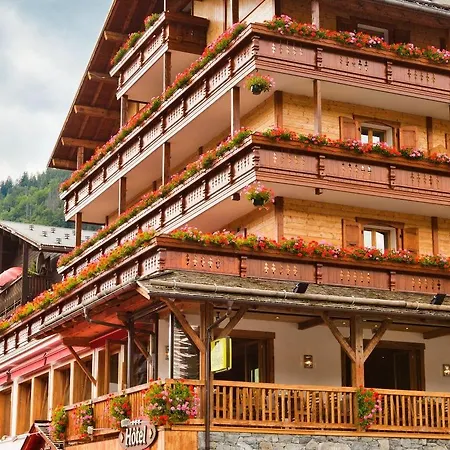 מלון Logis La Croix-saint-maurice 3*