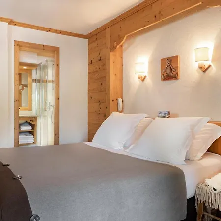 Logis La Croix-saint-maurice מלון 3*