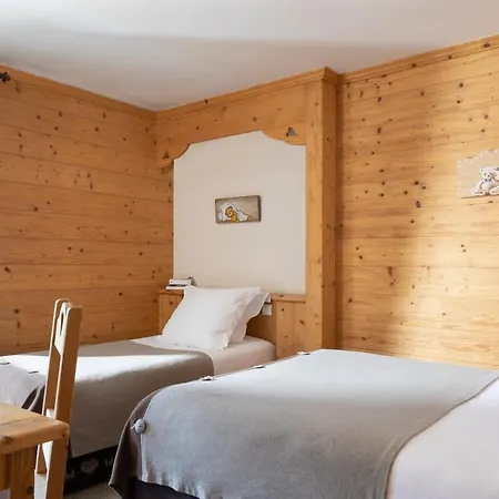 Logis La Croix-saint-maurice מלון 3*
